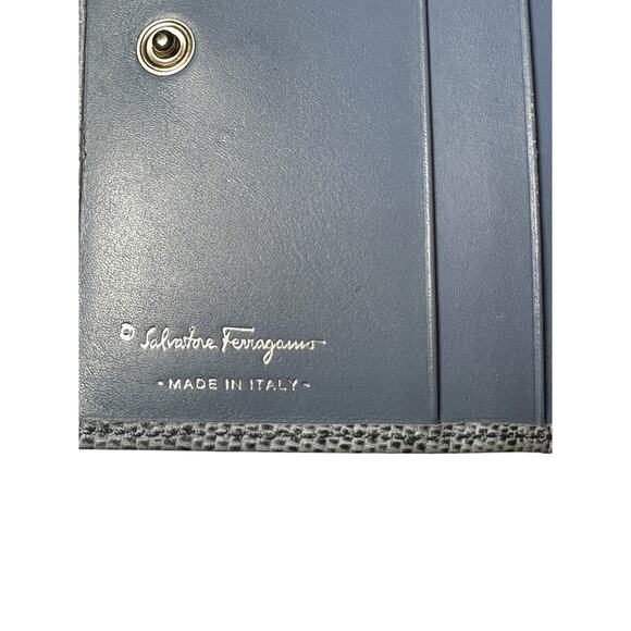Salvatore Ferragamo Light Blue Embossed Leather Compact Bi-Fold Card Case Wallet - Picture 8 of 9